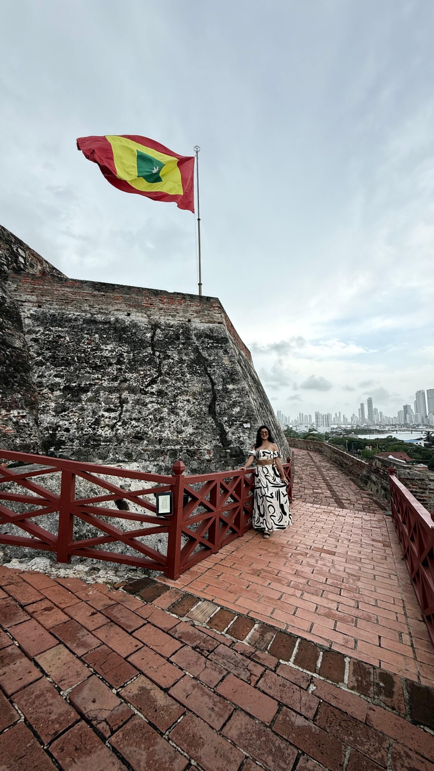 City Tour en Chiva Tradicional - Imagen 3